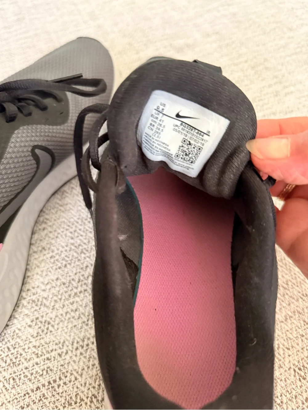 Nike Women’s Revolution 5 Running Shoes - Picture 5 of 6